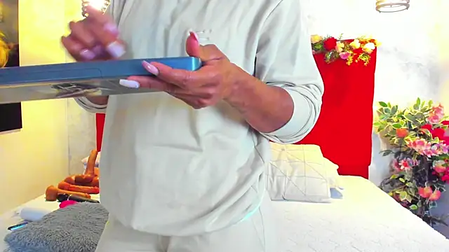SilvannaFit online show from June 7, 2026, 9:14 am