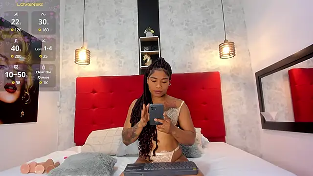 Snapshot of SilvannaFit chatting on March 19, 2025, 1:40 pm SilvannaFit online show from March 19, 2025, 1:40 pm