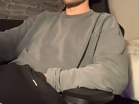 taallguyy 196 online show from March 20, 2025, 8:40 pm