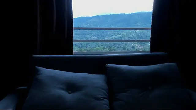 lnxmst online show from February 1, 2026, 9:35 pm