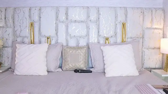 rosse lennon online show from April 23, 2026, 1:01 am