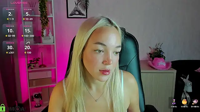 Christy Little online show from September 17, 2025, 11:40 pm