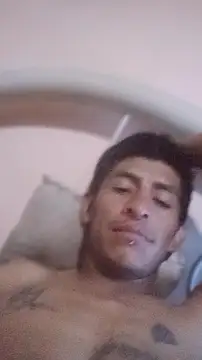 Snapshot of carloshot31 chatting on May 12, 2026, 7:05 am carloshot31 online show from May 12, 2026, 7:05 am