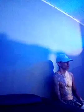 tureygiovani online show from November 22, 2025, 11:36 pm