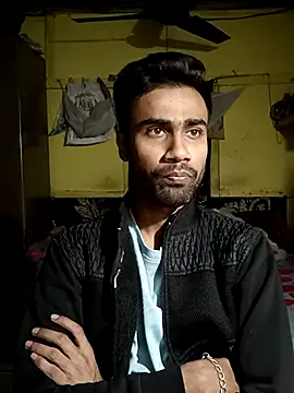 Snapshot of Skinny_Bigass_23 chatting on March 12, 2025, 6:32 pm Skinny Bigass 23 online show from March 12, 2025, 6:32 pm