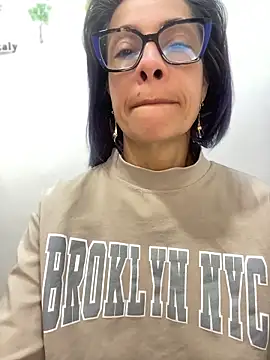 Goddess-Love- online show from April 19, 2026, 9:32 am