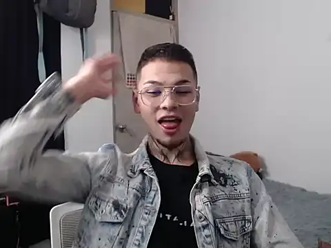 Snapshot of MarceloMilk chatting on September 13, 2025, 3:06 am MarceloMilk online show from September 13, 2025, 3:06 am