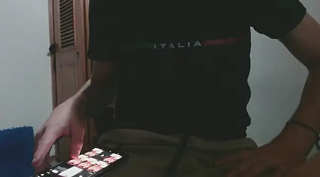 Snapshot of MarceloMilk chatting on February 20, 2025, 2:29 am MarceloMilk online show from February 20, 2025, 2:29 am