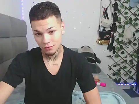 MarceloMilk online show from October 25, 2025, 4:55 am