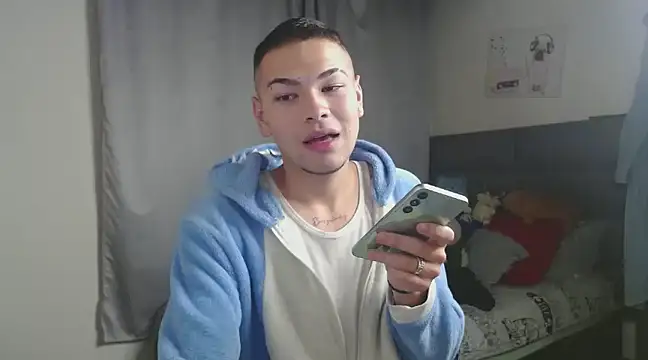 Snapshot of MarceloMilk chatting on February 24, 2025, 3:23 am MarceloMilk online show from February 24, 2025, 3:23 am