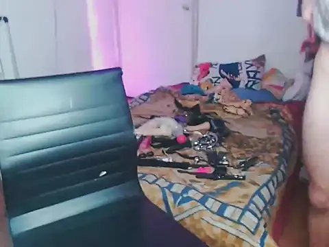 MarceloMilk online show from November 17, 2025, 3:54 am