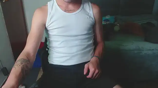 Snapshot of MarceloMilk chatting on March 20, 2025, 2:19 am MarceloMilk online show from March 20, 2025, 2:19 am