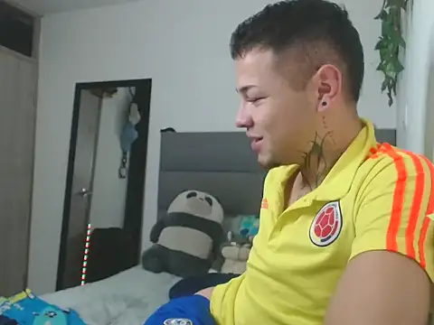 Snapshot of MarceloMilk chatting on October 3, 2025, 4:58 am MarceloMilk online show from October 3, 2025, 4:58 am