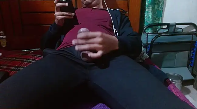 loymams1 online show from December 11, 2024, 9:01 pm