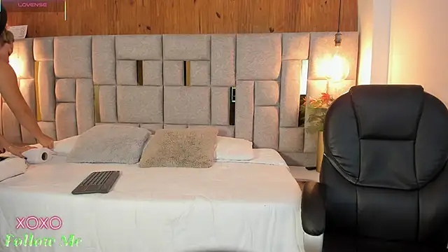 Snapshot of Saori_newman chatting on March 12, 2025, 11:43 am Saori newman online show from March 12, 2025, 11:43 am