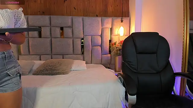 Snapshot of Saori_newman chatting on March 21, 2025, 11:44 am Saori newman online show from March 21, 2025, 11:44 am