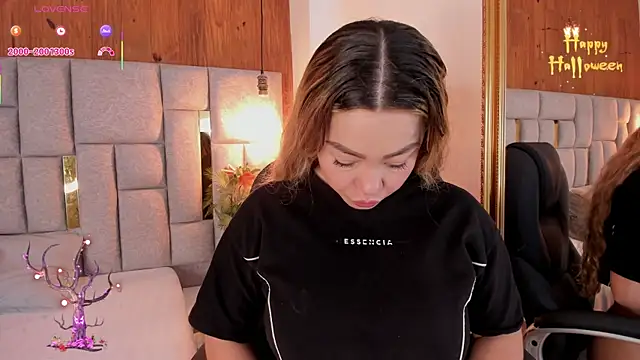 Snapshot of Saori_newman chatting on October 25, 2025, 11:53 am Saori newman online show from October 25, 2025, 11:53 am