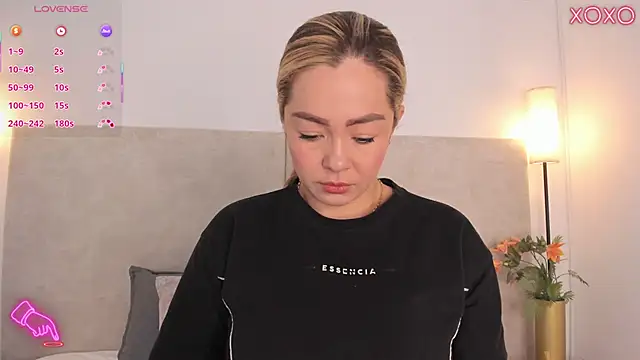 Snapshot of Saori_newman chatting on November 28, 2025, 11:54 am Saori newman online show from November 28, 2025, 11:54 am