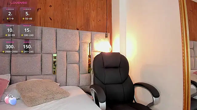 Snapshot of Saori_newman chatting on October 11, 2025, 11:55 am Saori newman online show from October 11, 2025, 11:55 am