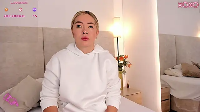 Snapshot of Saori_newman chatting on November 13, 2025, 11:58 am Saori newman online show from November 13, 2025, 11:58 am