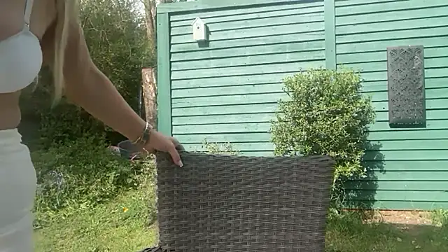 blairbella online show from April 9, 2026, 9:48 am