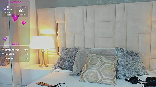 Snapshot of Valery_Diamond chatting on March 17, 2025, 11:24 pm Valery Diamond online show from March 17, 2025, 11:24 pm