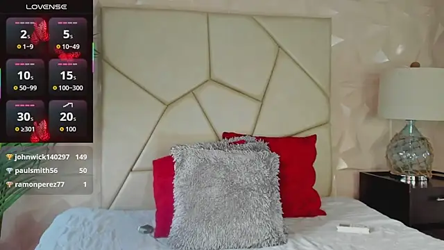 Snapshot of Valery_Diamond chatting on November 17, 2025, 9:41 pm Valery Diamond online show from November 17, 2025, 9:41 pm