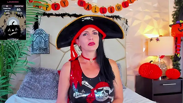 Snapshot of Valery_Diamond chatting on October 31, 2025, 10:16 pm Valery Diamond online show from October 31, 2025, 10:16 pm