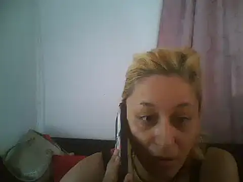 Snapshot of ariana_crazzy chatting on February 11, 2026, 3:45 pm ariana crazzy online show from February 11, 2026, 3:45 pm