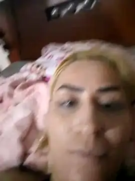 Snapshot of ariana_crazzy chatting on April 22, 2026, 5:03 am ariana crazzy online show from April 22, 2026, 5:03 am