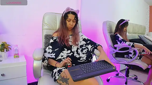 Snapshot of Goddess__Lilith chatting on February 4, 2026, 9:21 pm Goddess Lilith online show from February 4, 2026, 9:21 pm