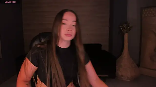 AlinaKravitz online show from April 16, 2026, 7:14 pm