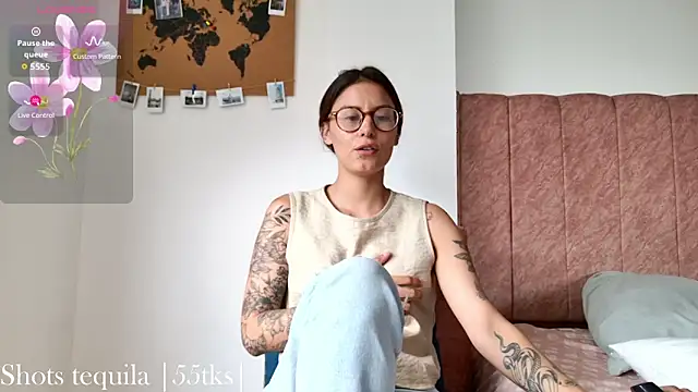 Emmy petit online show from February 28, 2026, 7:02 pm