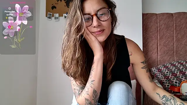 Emmy petit online show from February 6, 2026, 5:09 pm