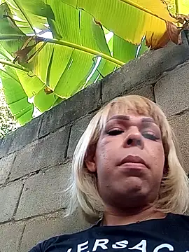 Snapshot of blondebitchlitle chatting on February 11, 2026, 10:09 pm blondebitchlitle online show from February 11, 2026, 10:09 pm