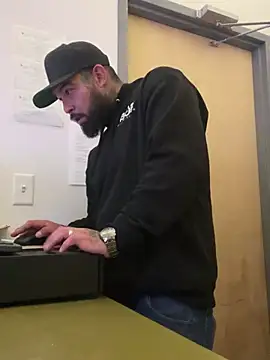 jr91esl online show from February 1, 2025, 2:37 am