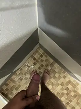 mylovetr1 online show from February 13, 2025, 4:43 am