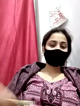 magicmoment00786 online show from November 28, 2025, 1:44 pm