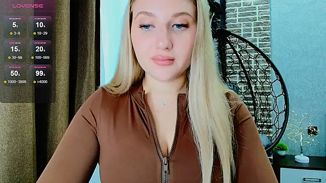 Evacadooo online show from September 18, 2025, 2:47 am