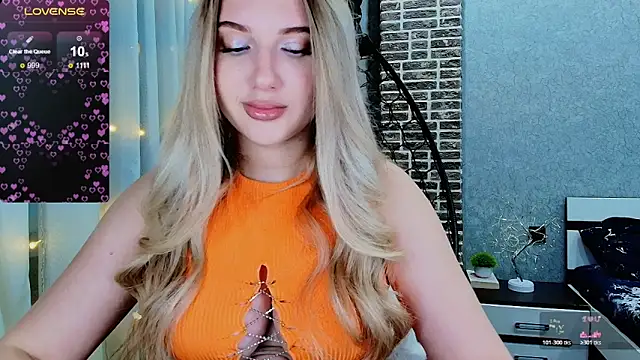 Evacadooo online show from November 23, 2025, 2:21 am