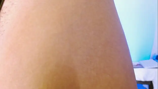 chloe vasquez710 online show from April 15, 2026, 7:58 pm