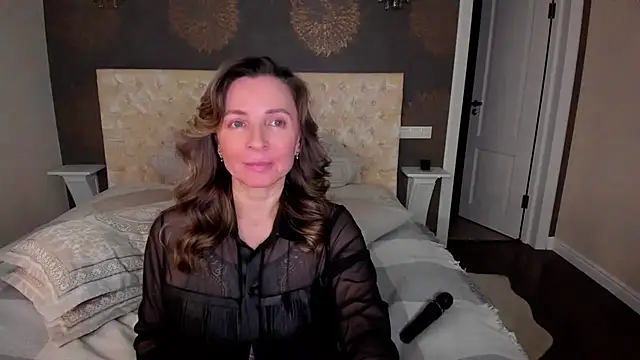 Snapshot of AllisonWilliams chatting on January 25, 2025, 8:42 pm AllisonWilliams online show from January 25, 2025, 8:42 pm