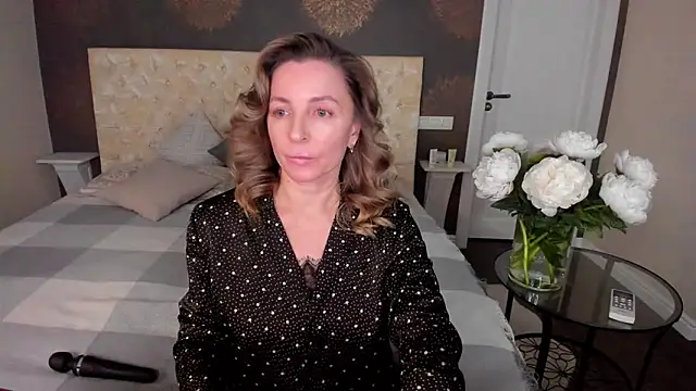 Snapshot of AllisonWilliams chatting on November 16, 2025, 4:23 pm AllisonWilliams online show from November 16, 2025, 4:23 pm