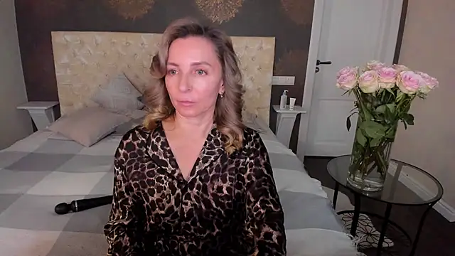 Snapshot of AllisonWilliams chatting on October 6, 2025, 4:41 pm AllisonWilliams online show from October 6, 2025, 4:41 pm