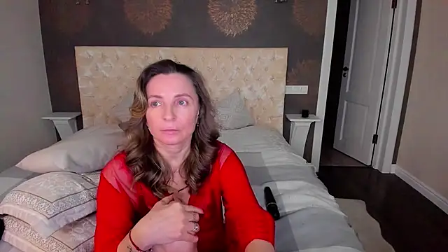 Snapshot of AllisonWilliams chatting on January 20, 2025, 7:35 pm AllisonWilliams online show from January 20, 2025, 7:35 pm