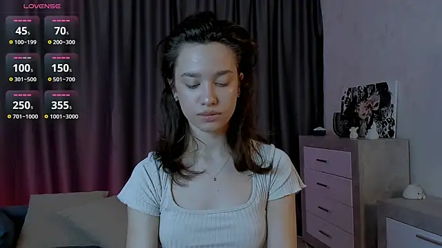 EmeliaReaper online show from October 30, 2025, 7:33 pm