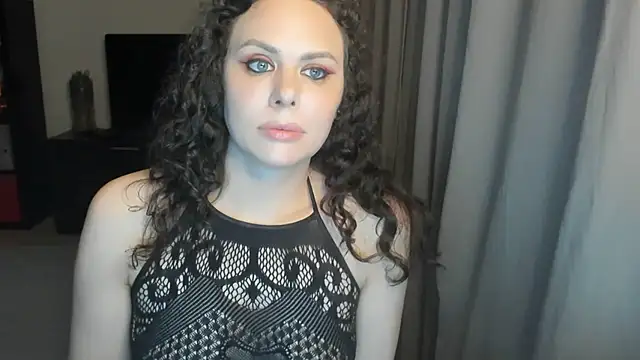 Snapshot of MollyCheiz chatting on June 6, 2026, 8:36 pm MollyCheiz online show from June 6, 2026, 8:36 pm