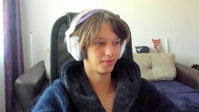 Ostin meow online show from October 26, 2025, 6:25 am