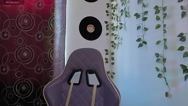 Snapshot of Raf_brunette chatting on October 7, 2025, 11:33 am Raf brunette online show from October 7, 2025, 11:33 am