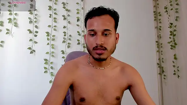 Snapshot of Raf_brunette chatting on September 11, 2025, 2:39 pm Raf brunette online show from September 11, 2025, 2:39 pm